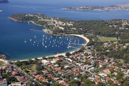Aerial Image of BALMORAL BEACH AND MIDDLE HEAD