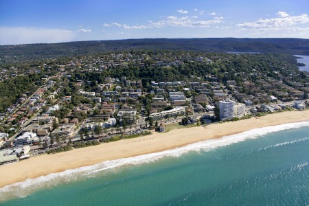 Aerial Image of COLLAROY BEACH LOOKING WEST