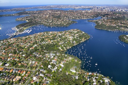 Aerial Image of MIDDLE HARBOUR TO THE CBD
