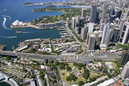 Aerial Image of LOOKING EAST OVER SYDNEY OBSERVATORY TO BOTANIC GARDENS