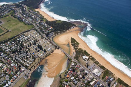 Aerial Image of NORTH NARRABEEN LAKE ENTRANCE