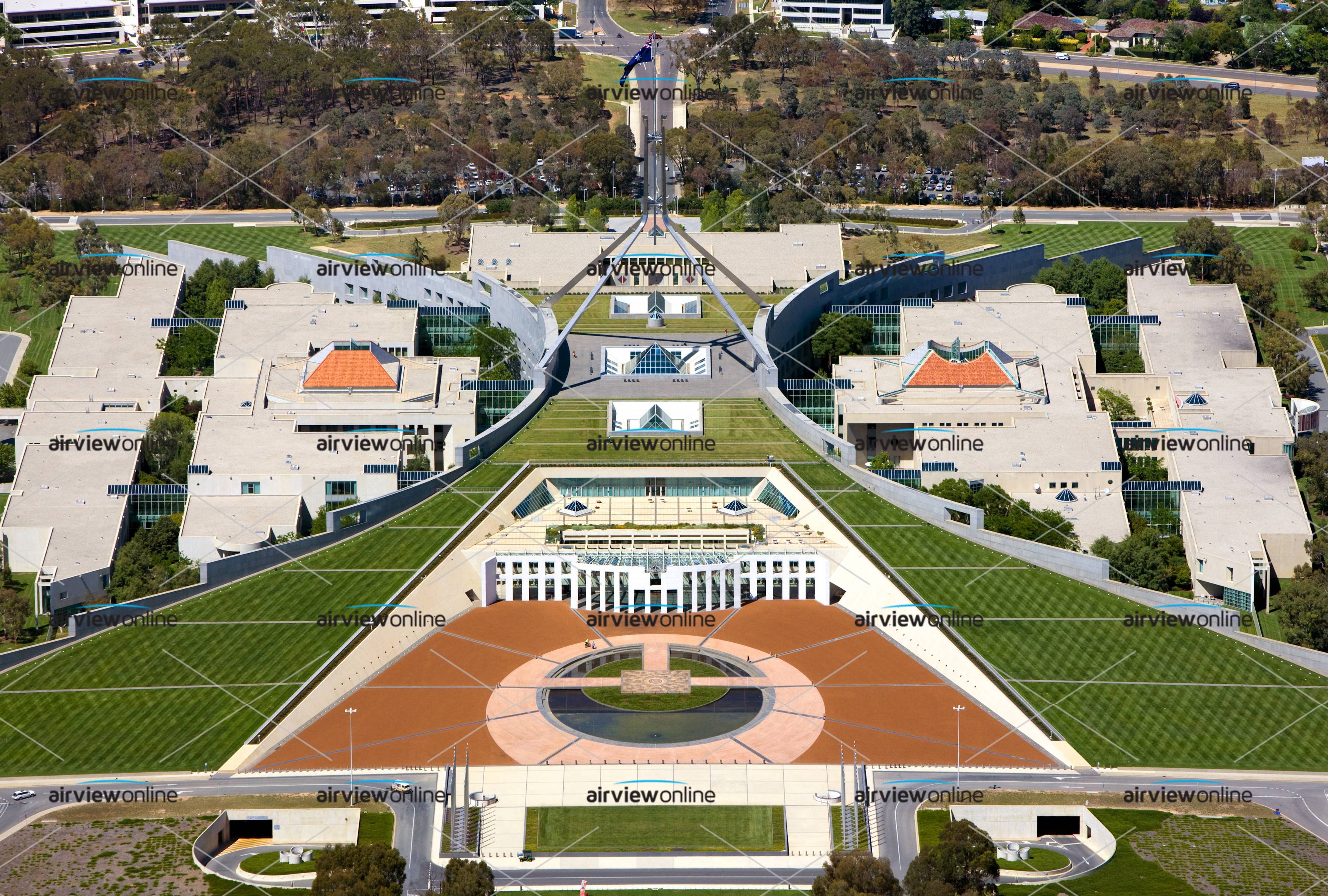 can you visit parliament house in canberra
