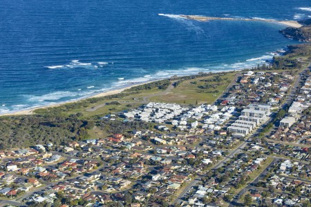 Aerial Image of SWANSEA HEADS TO CAVES BEACH 