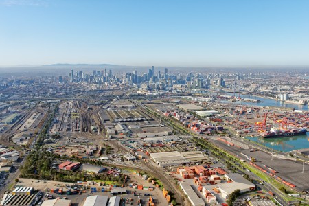 Aerial Image of FOOTSCRAY LOOKING EAST TO MELBOURNE CBD