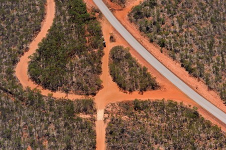 Aerial Image of DIRT ROAD PATTERNS NEAR BROOME